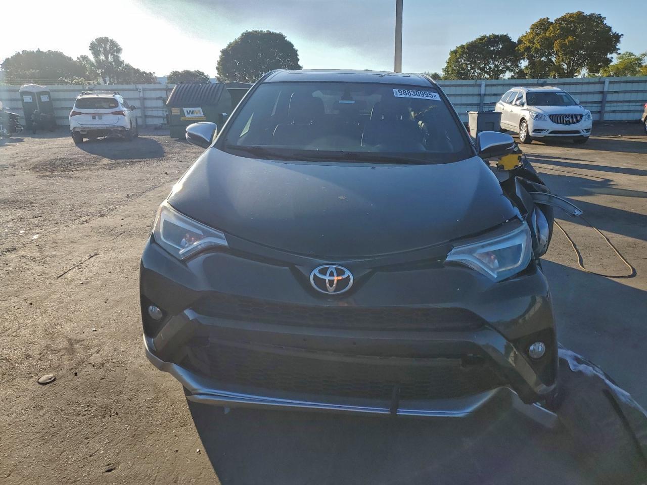 2016 TOYOTA RAV4 SE photo 5