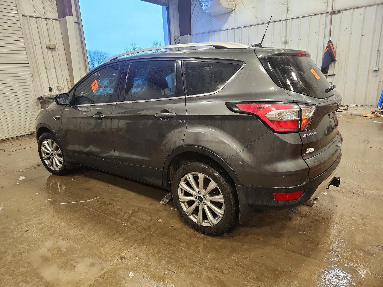 2017 FORD ESCAPE TITANIUM photo 2