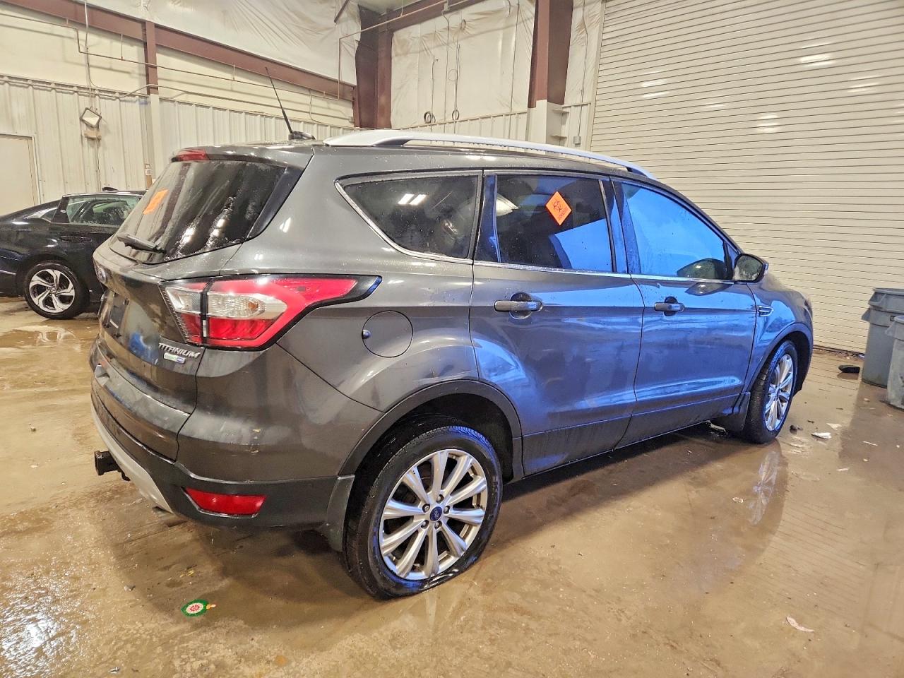 2017 FORD ESCAPE TITANIUM photo 3
