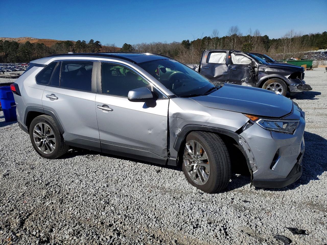 2019 TOYOTA RAV4 XLE PREMIUM photo 4