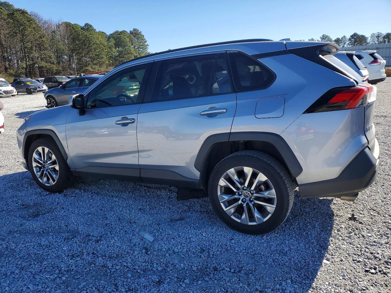 2019 TOYOTA RAV4 XLE PREMIUM photo 2