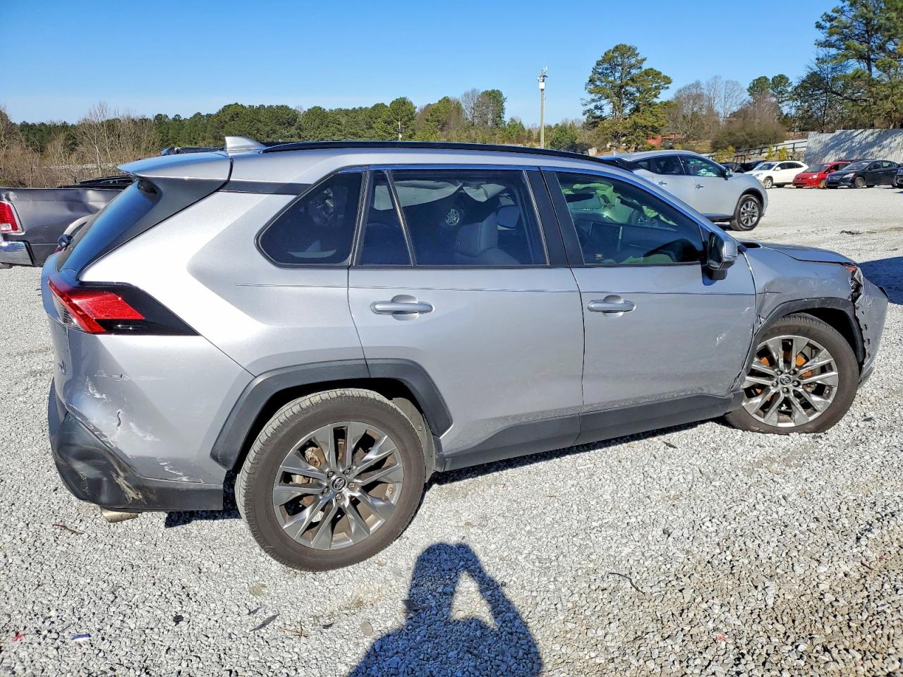 2019 TOYOTA RAV4 XLE PREMIUM photo 3