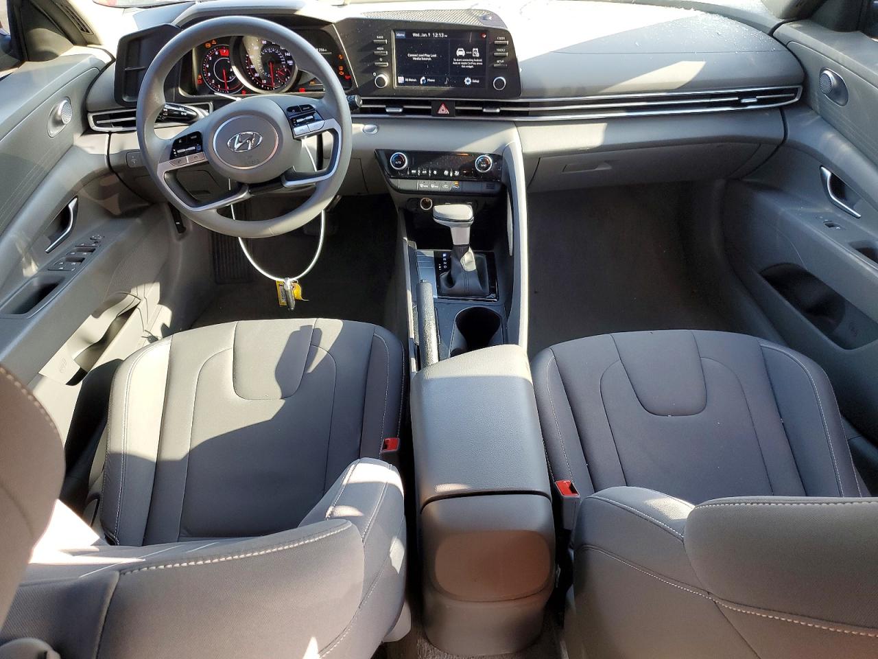 2023 HYUNDAI ELANTRA SEL photo 8
