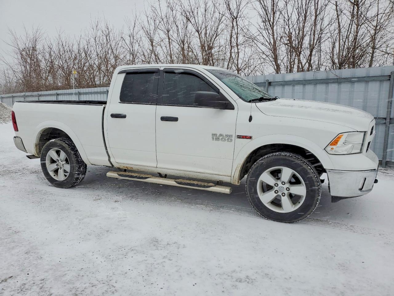 2016 RAM 1500 SLT photo 4