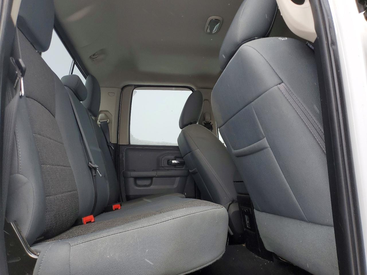2016 RAM 1500 SLT photo 10