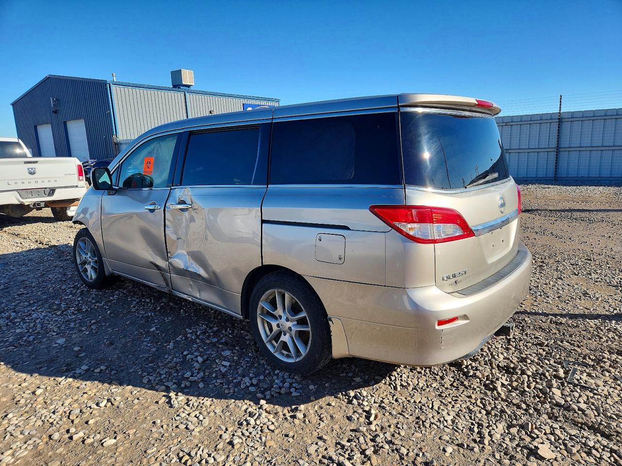 2013 NISSAN QUEST S photo 2