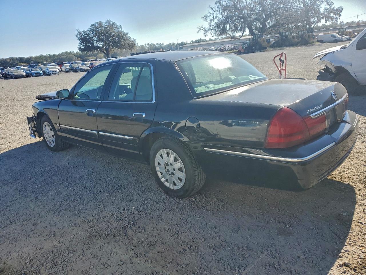 2004 MERCURY GRAND MARQUIS GS photo 2
