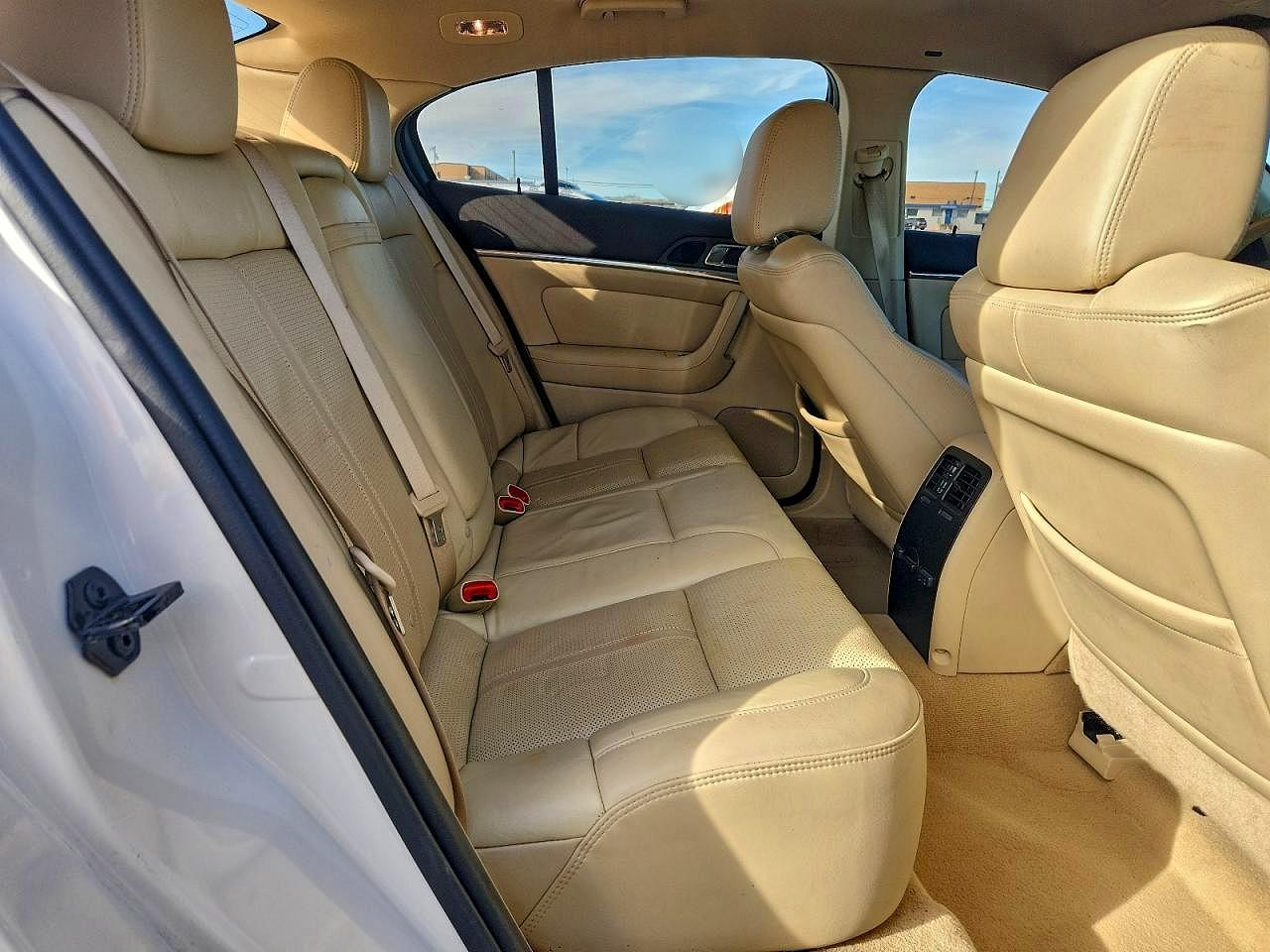 2011 LINCOLN MKS photo 10