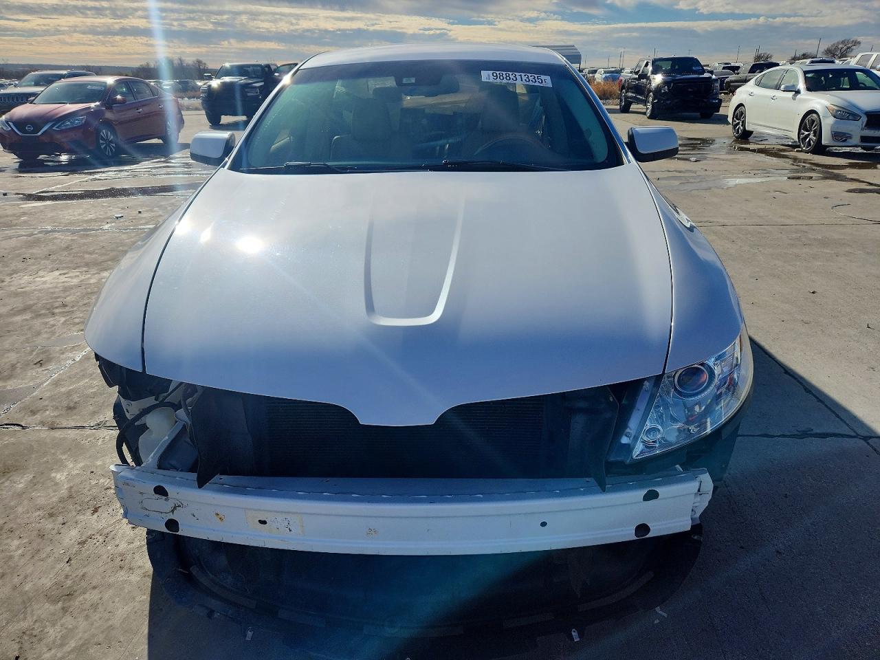 2011 LINCOLN MKS photo 5