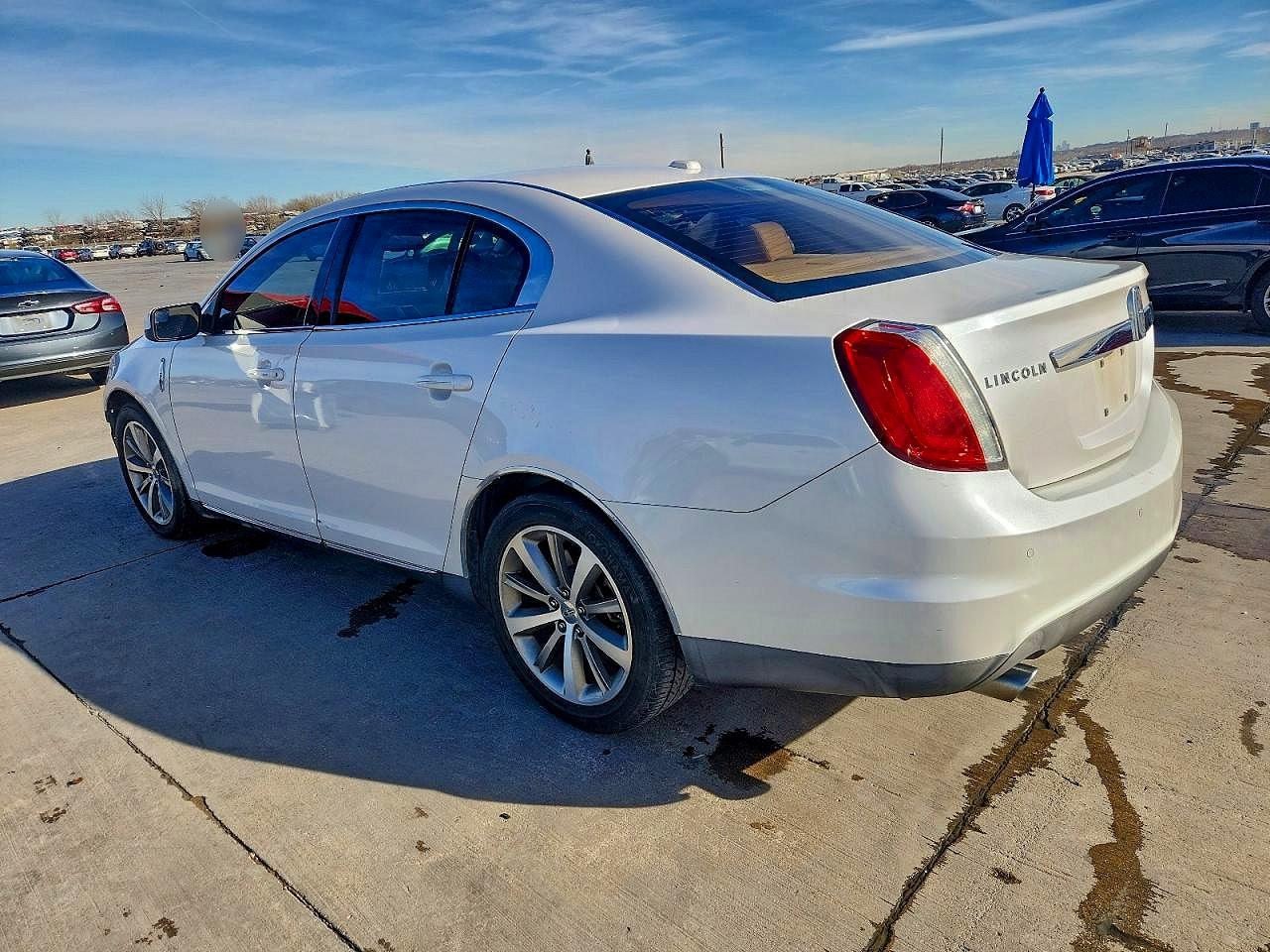 2011 LINCOLN MKS photo 2
