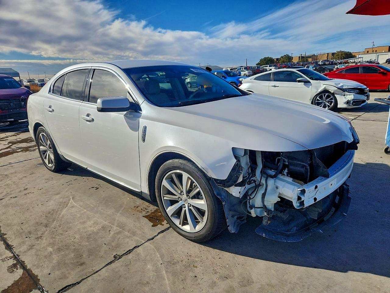 2011 LINCOLN MKS photo 4