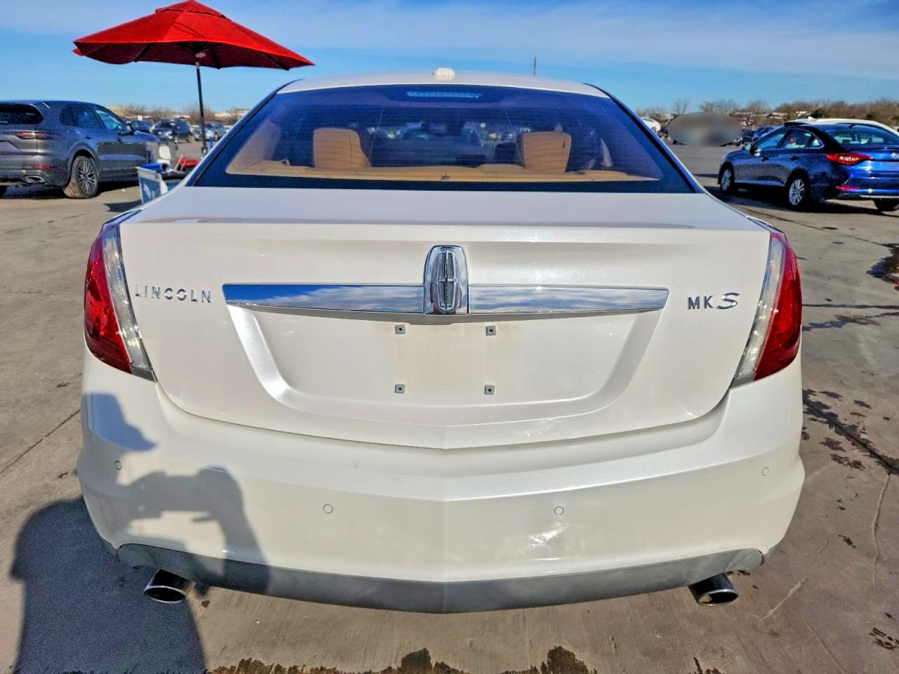 2011 LINCOLN MKS photo 6