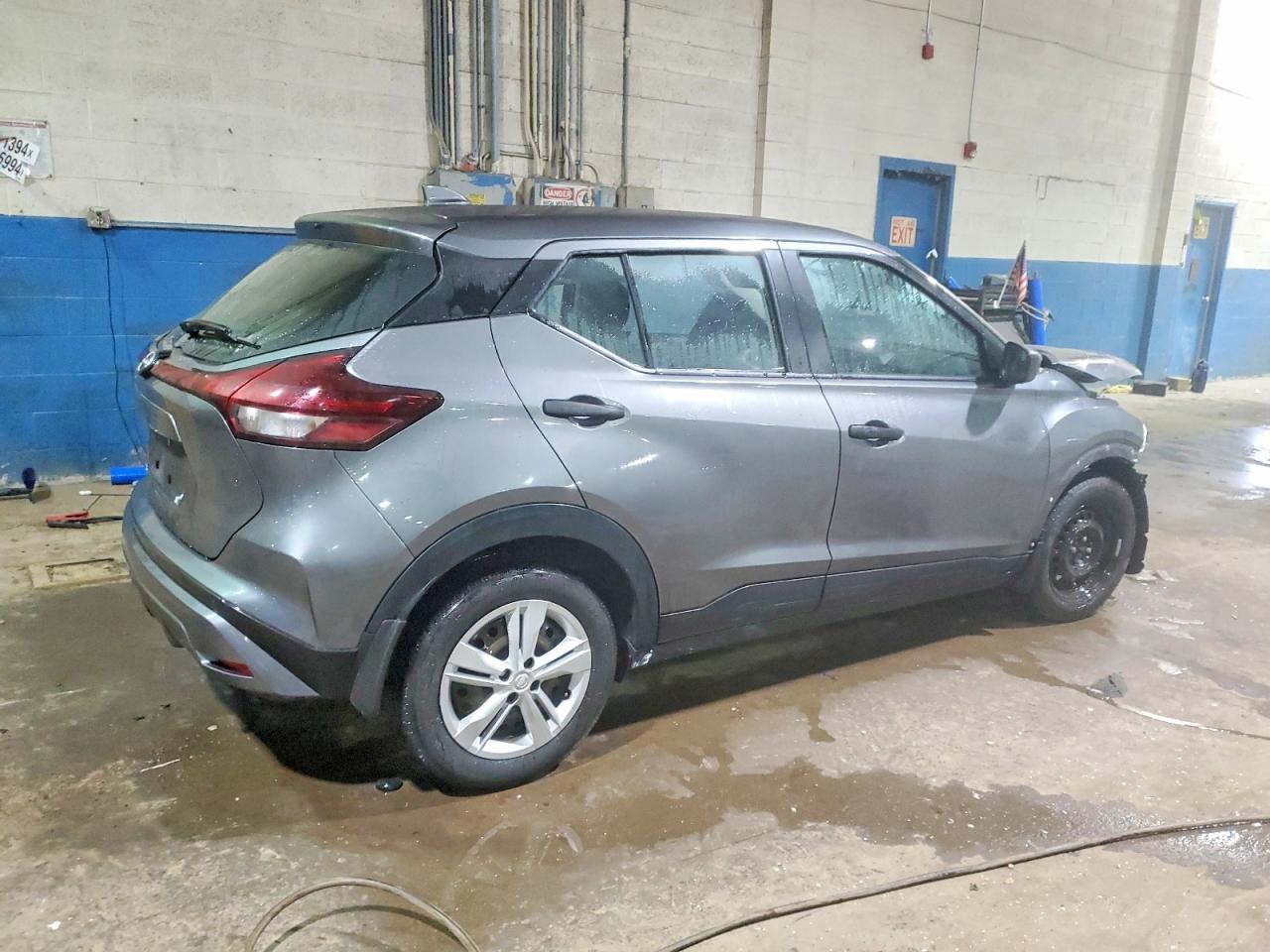 2023 NISSAN KICKS S photo 3
