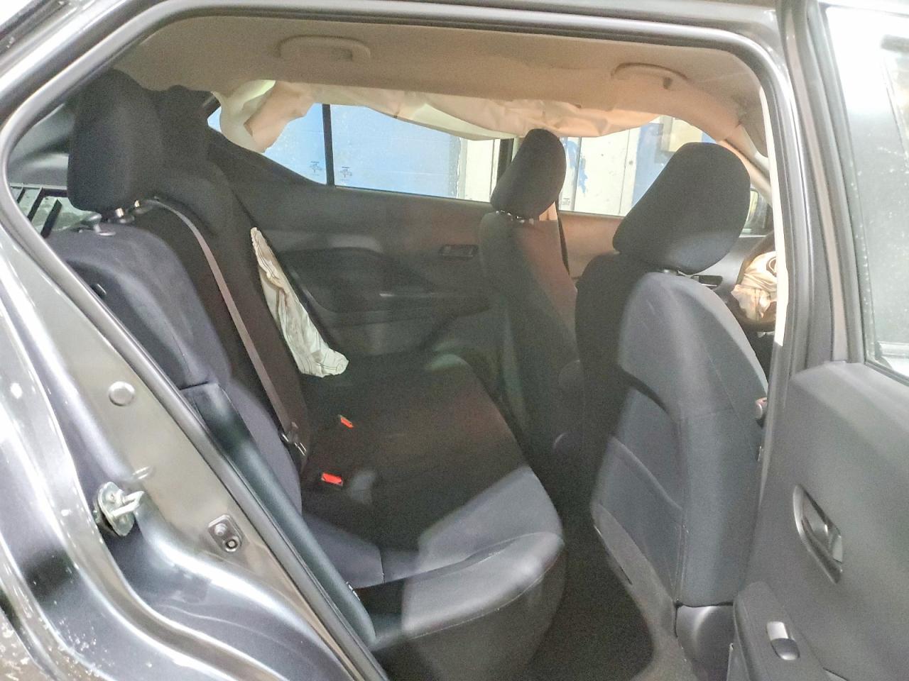 2023 NISSAN KICKS S photo 11