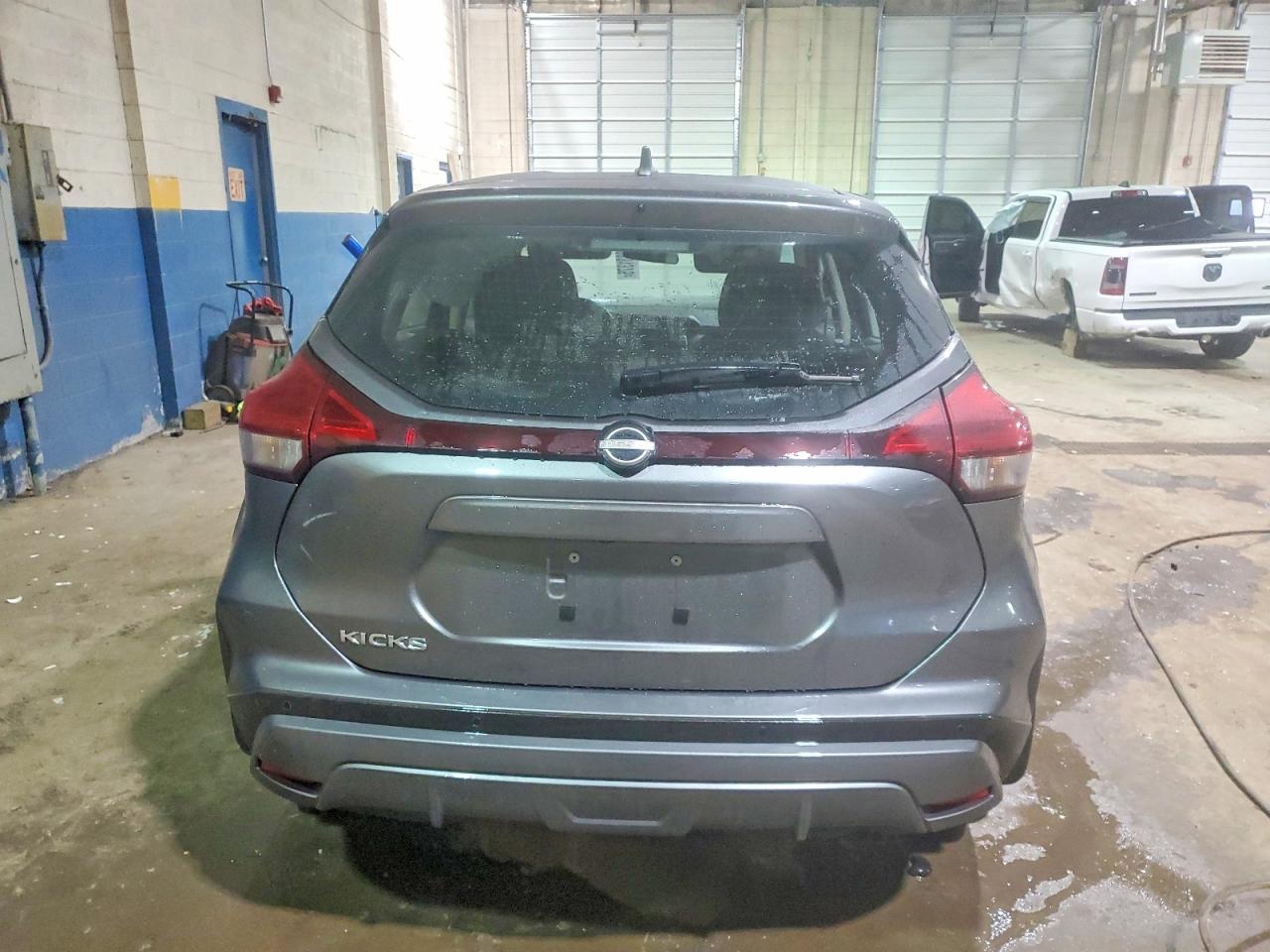 2023 NISSAN KICKS S photo 6