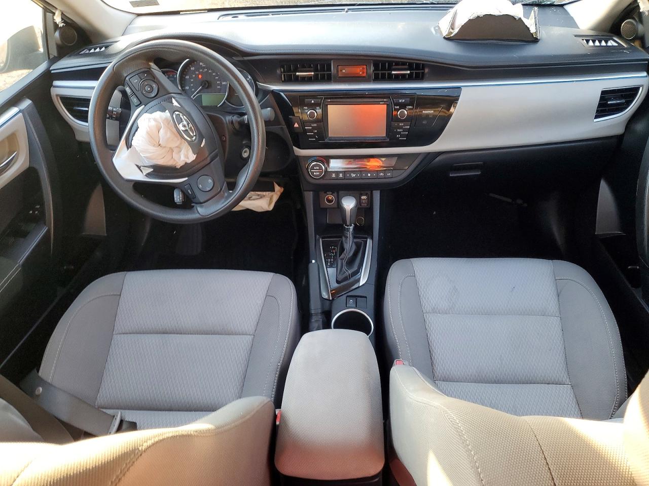 2016 TOYOTA COROLLA L photo 8