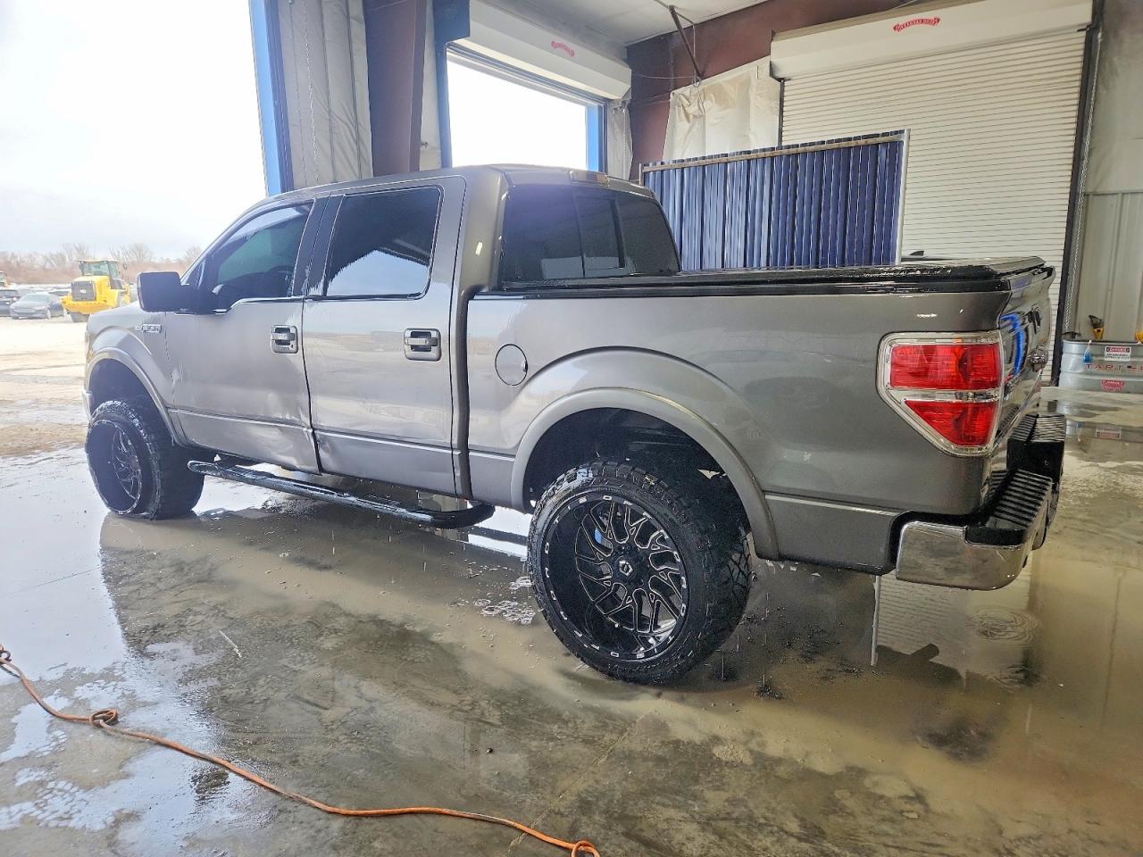 2011 FORD F150 SUPERCREW photo 2