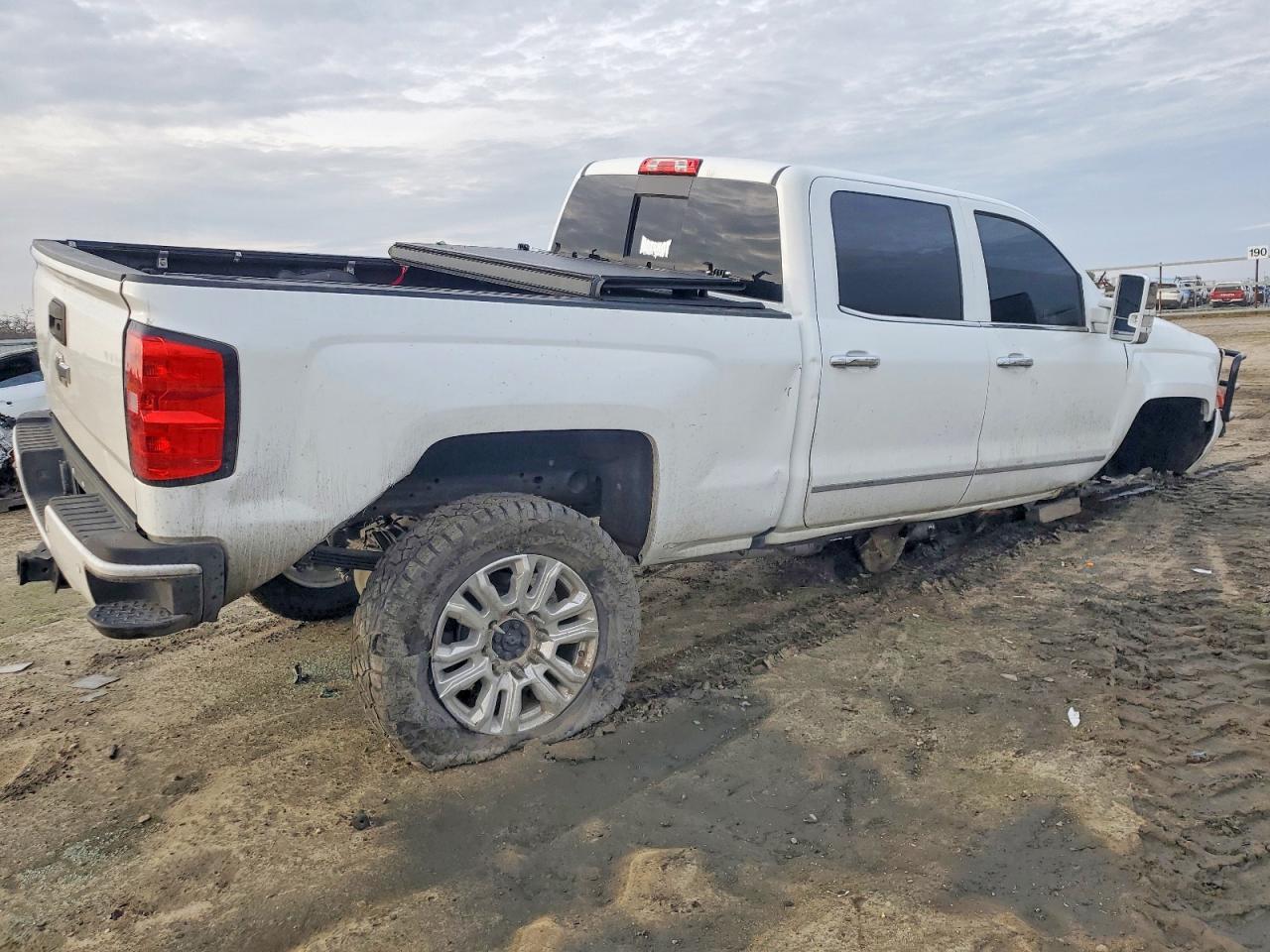 2016 CHEVROLET SILVERADO K2500 HEAVY DUTY LTZ photo 3