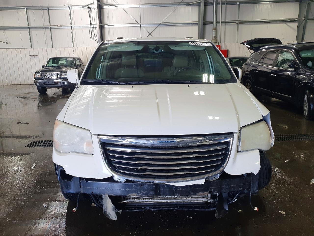 2012 CHRYSLER TOWN & COUNTRY TOURING photo 13