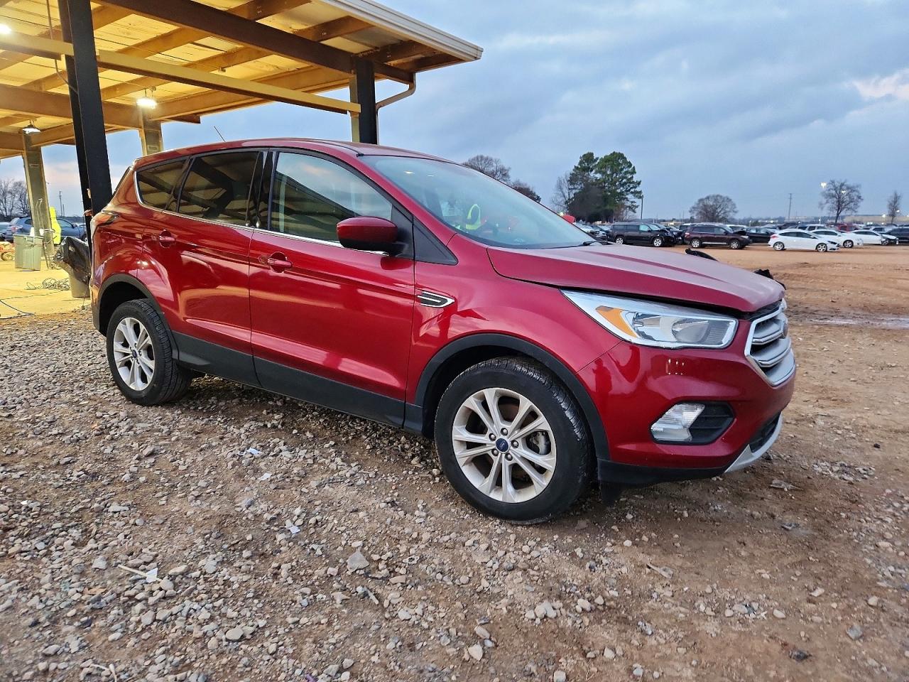2017 FORD ESCAPE SE photo 4