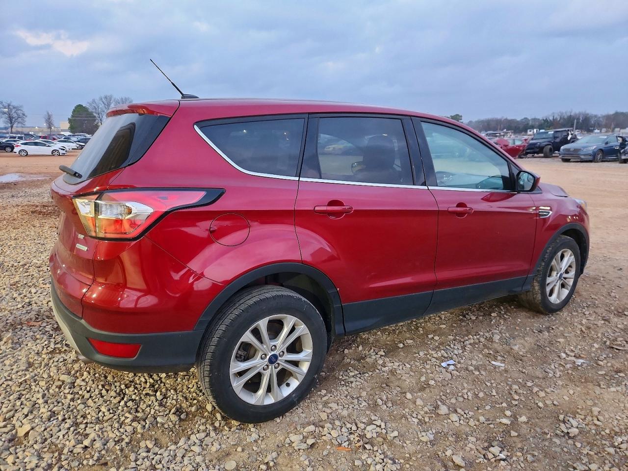 2017 FORD ESCAPE SE photo 3
