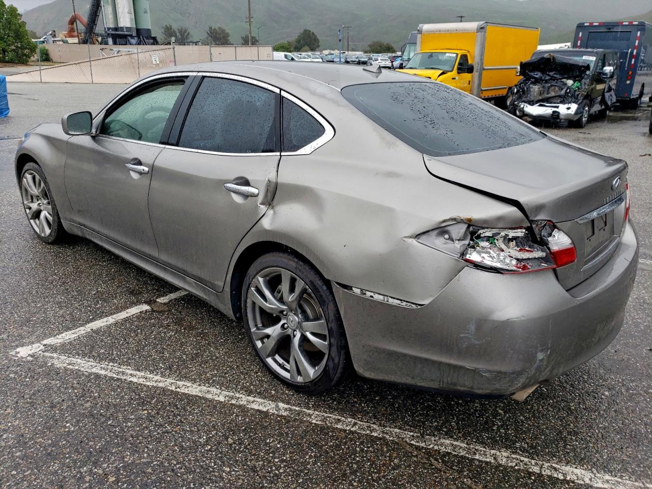 2012 INFINITI M37 photo 2