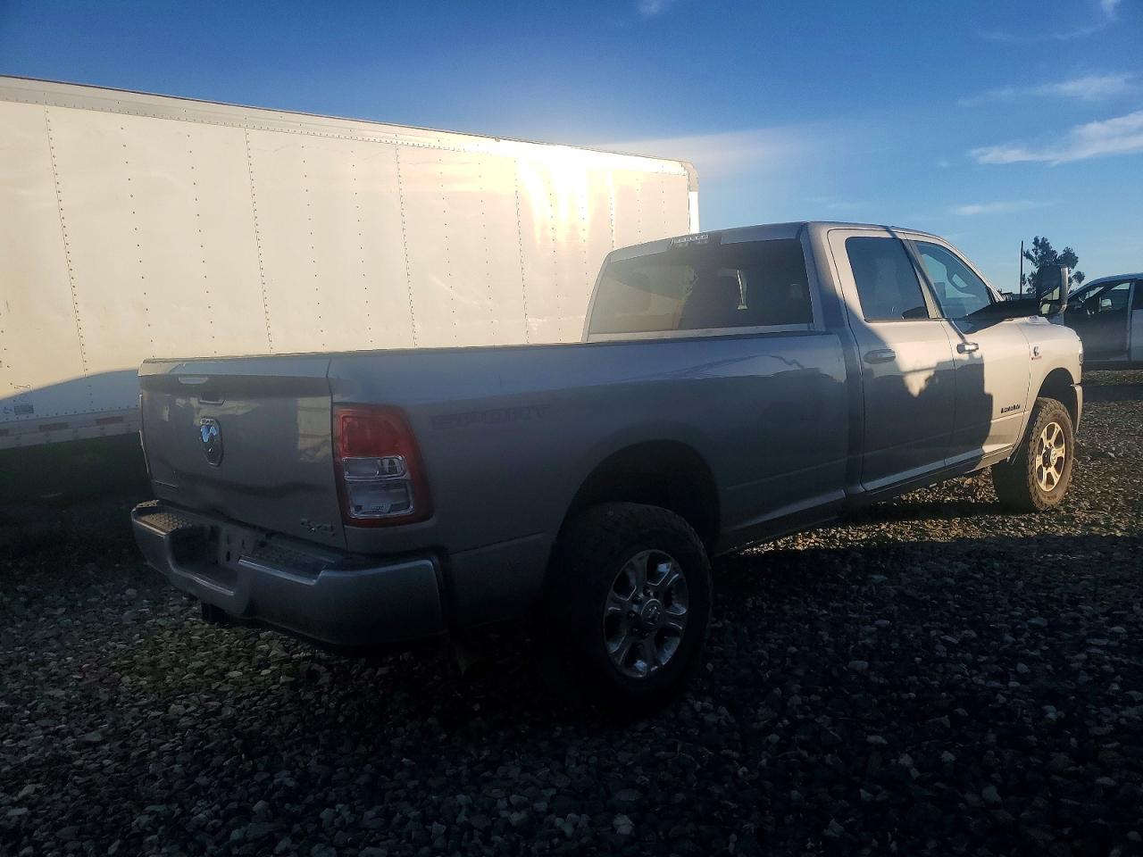 2019 RAM 3500 BIG HORN photo 3