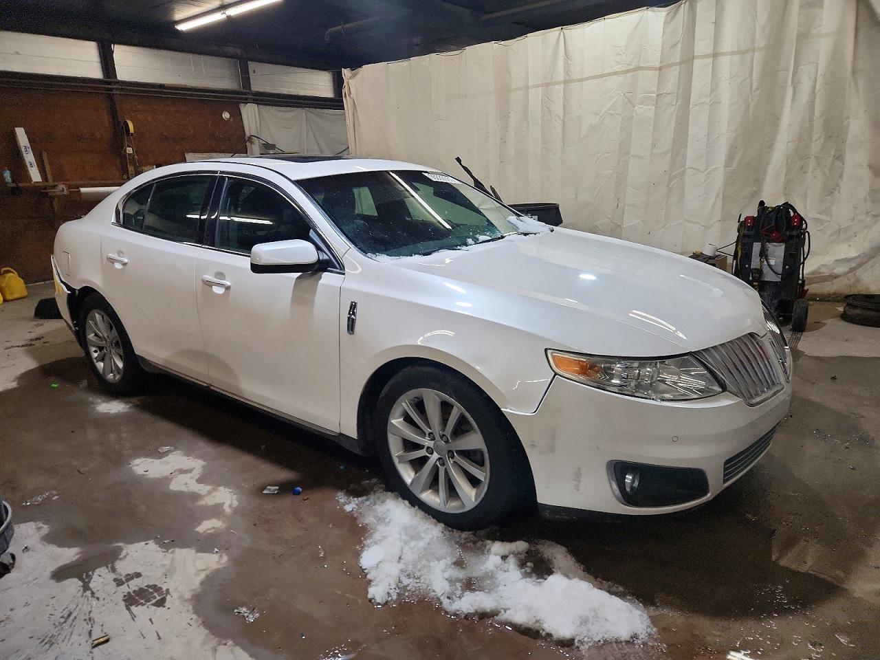 2012 LINCOLN MKS photo 4