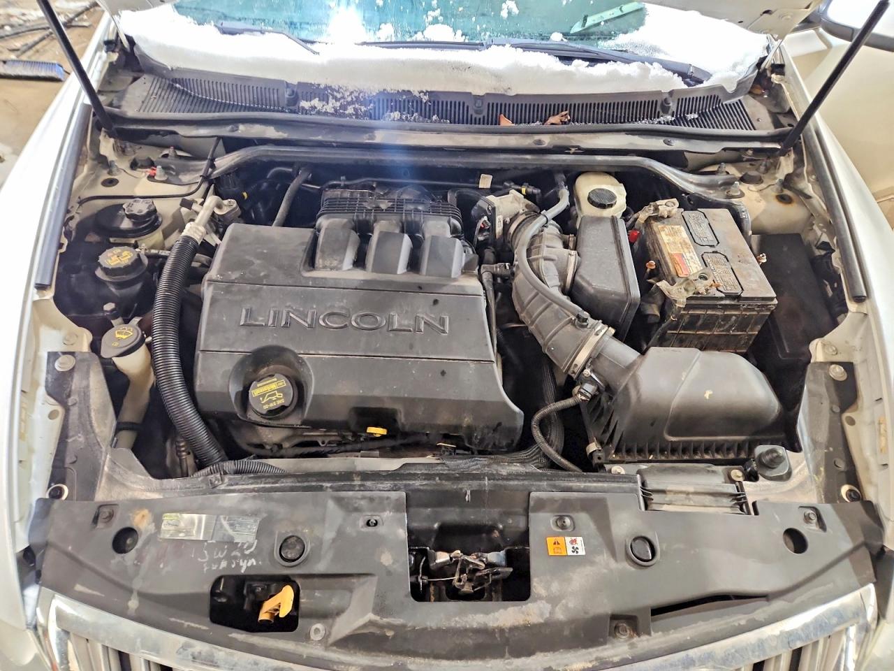 2012 LINCOLN MKS photo 11
