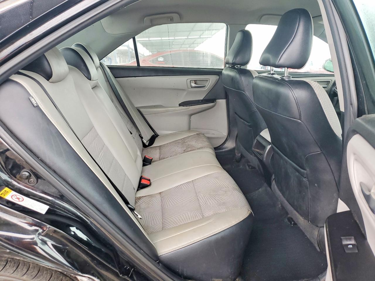 2017 TOYOTA CAMRY LE photo 10