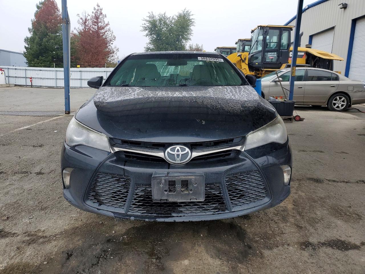 2017 TOYOTA CAMRY LE photo 5