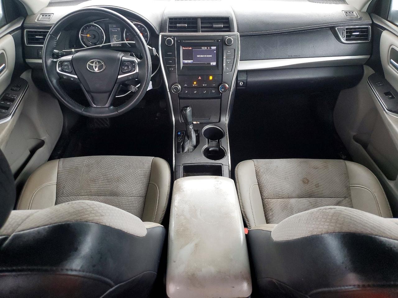 2017 TOYOTA CAMRY LE photo 8