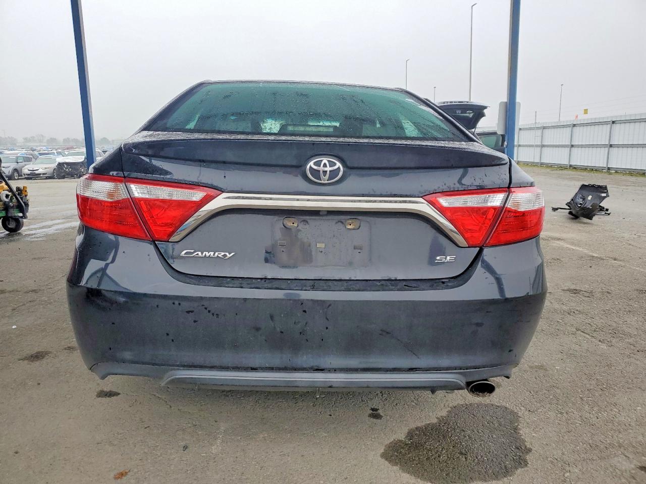 2017 TOYOTA CAMRY LE photo 6