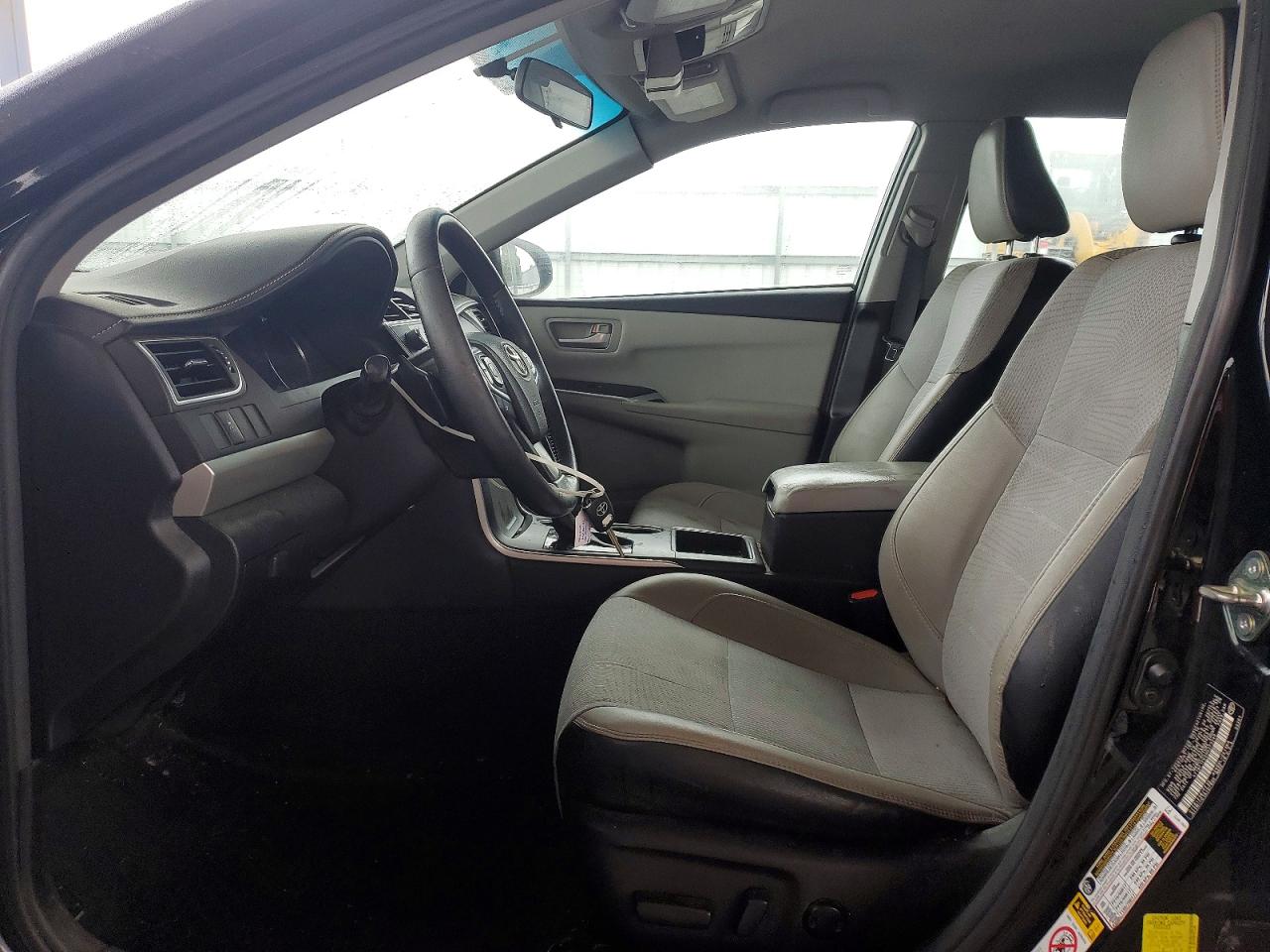 2017 TOYOTA CAMRY LE photo 7