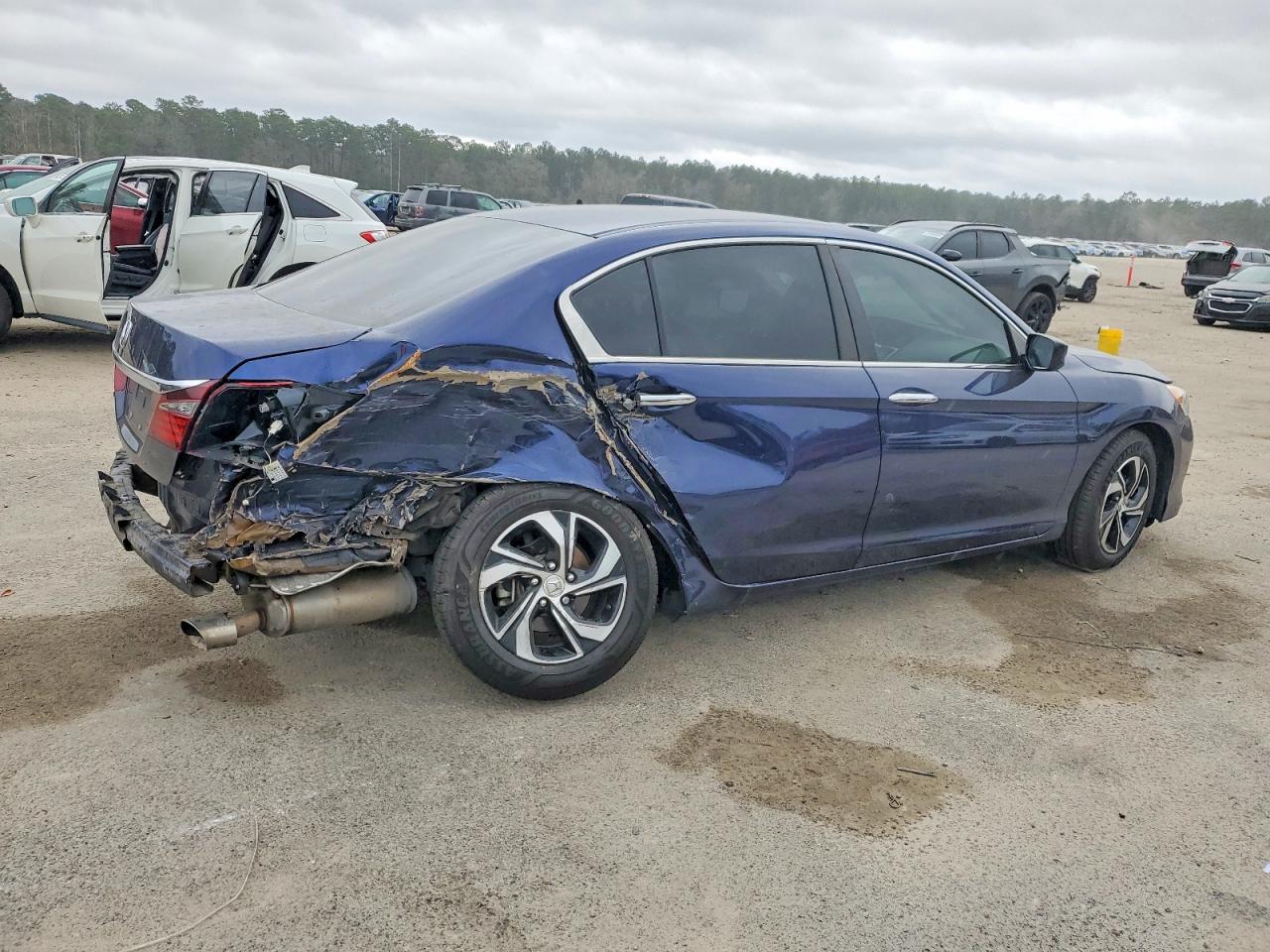 2016 HONDA ACCORD LX photo 3