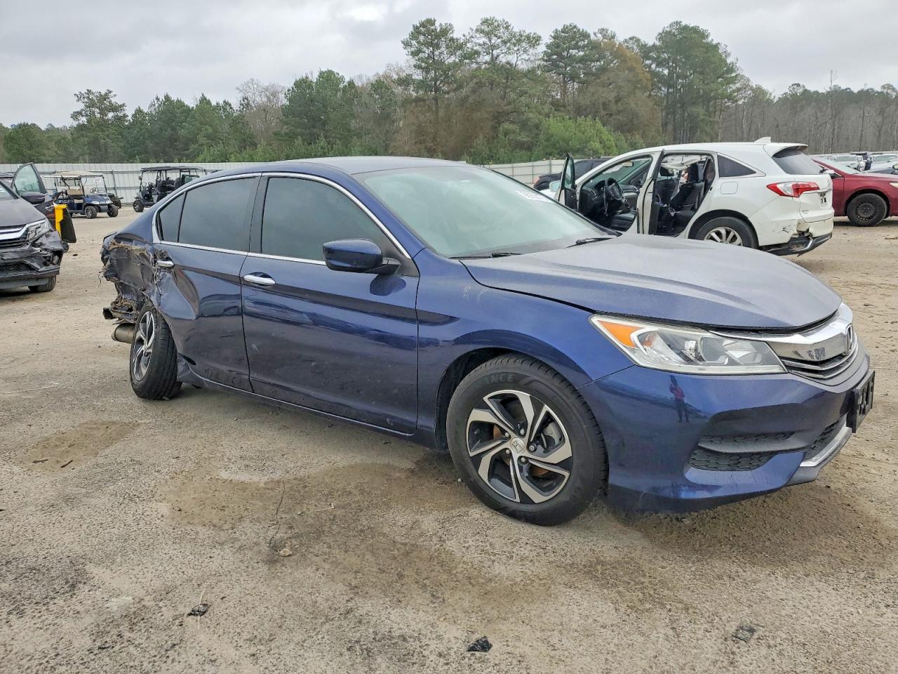 2016 HONDA ACCORD LX photo 4