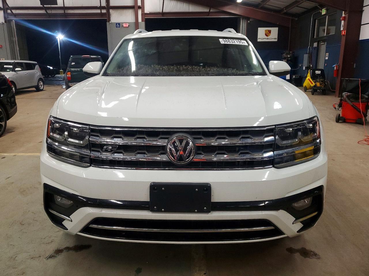 2018 VOLKSWAGEN ATLAS SE photo 5