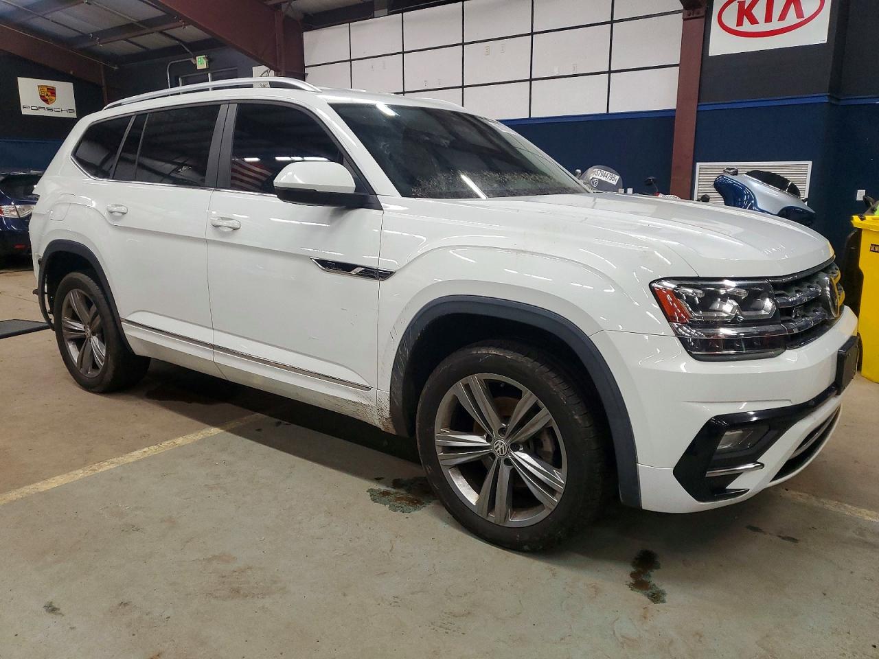 2018 VOLKSWAGEN ATLAS SE photo 4