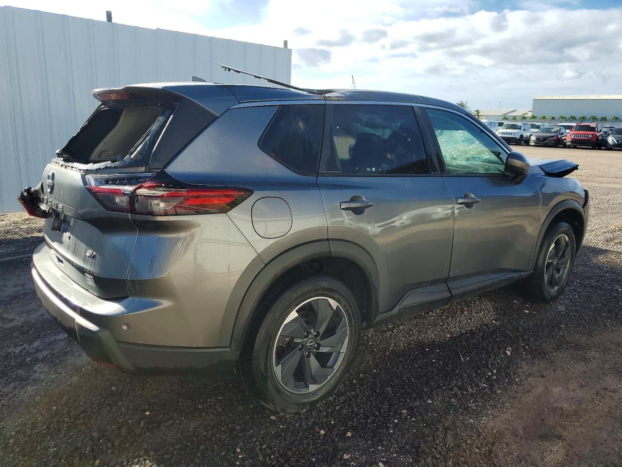 2024 NISSAN ROGUE SV photo 3