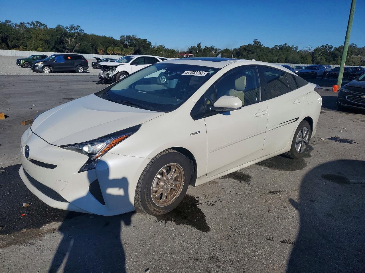 2016 TOYOTA PRIUS
