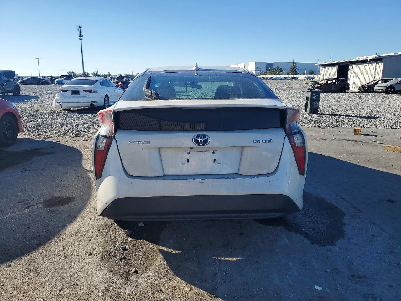 2016 TOYOTA PRIUS photo 6