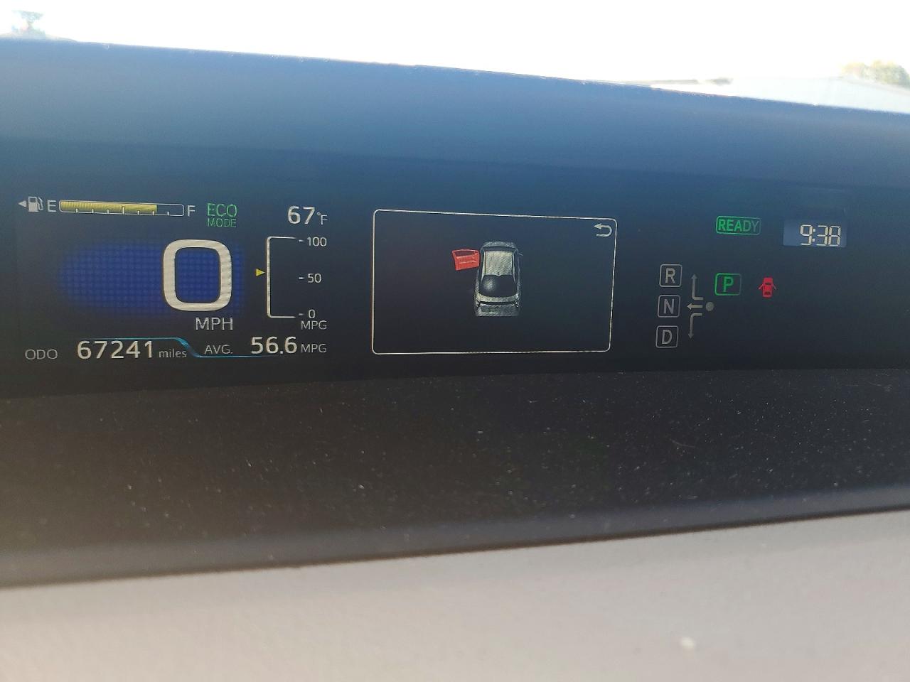 2016 TOYOTA PRIUS photo 9