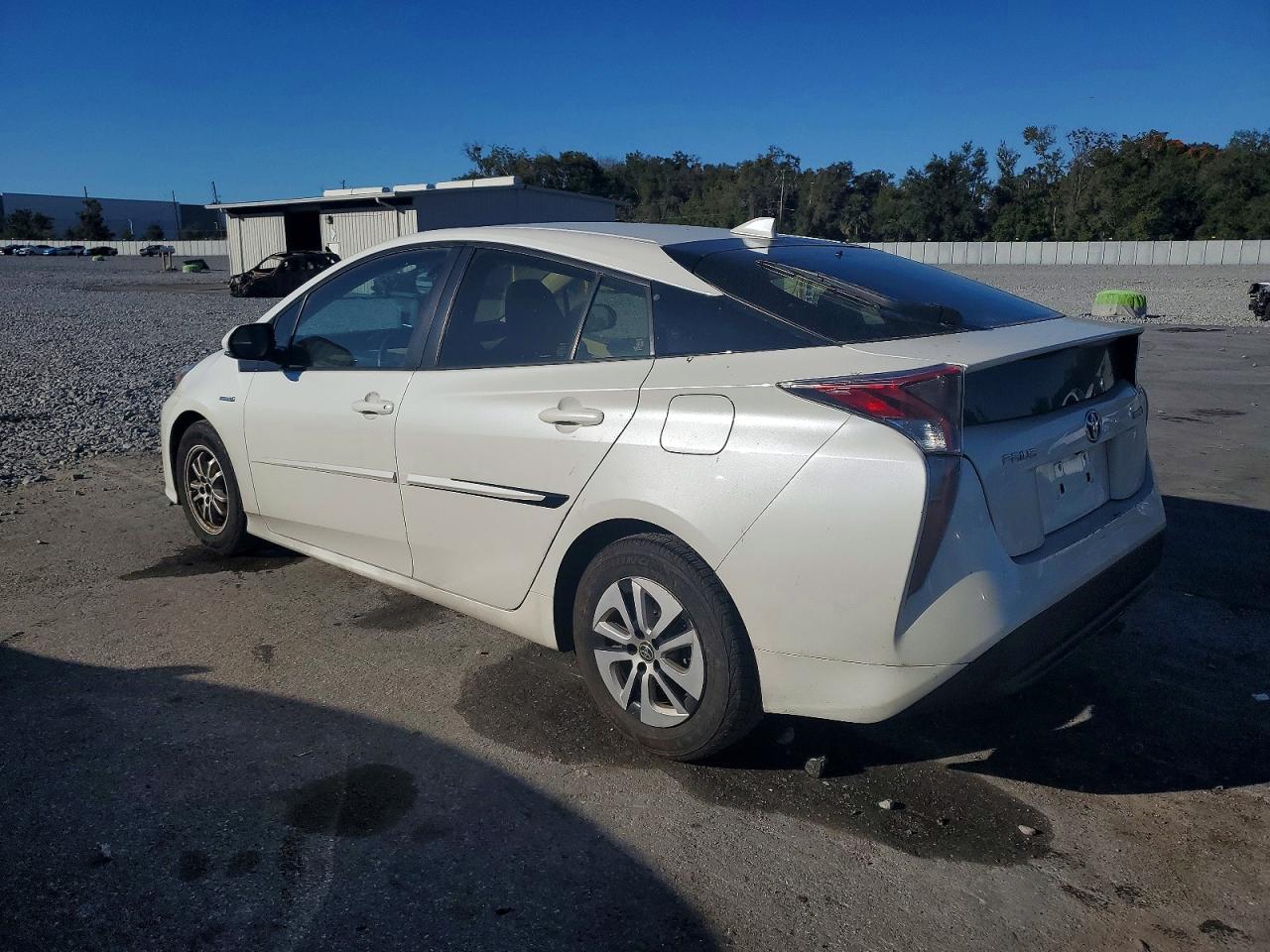 2016 TOYOTA PRIUS photo 2