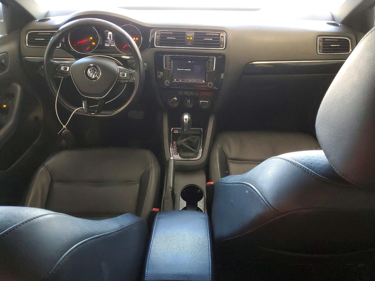 2018 VOLKSWAGEN JETTA SPORT photo 8