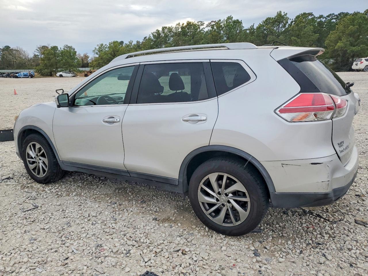 2014 NISSAN ROGUE SL photo 2