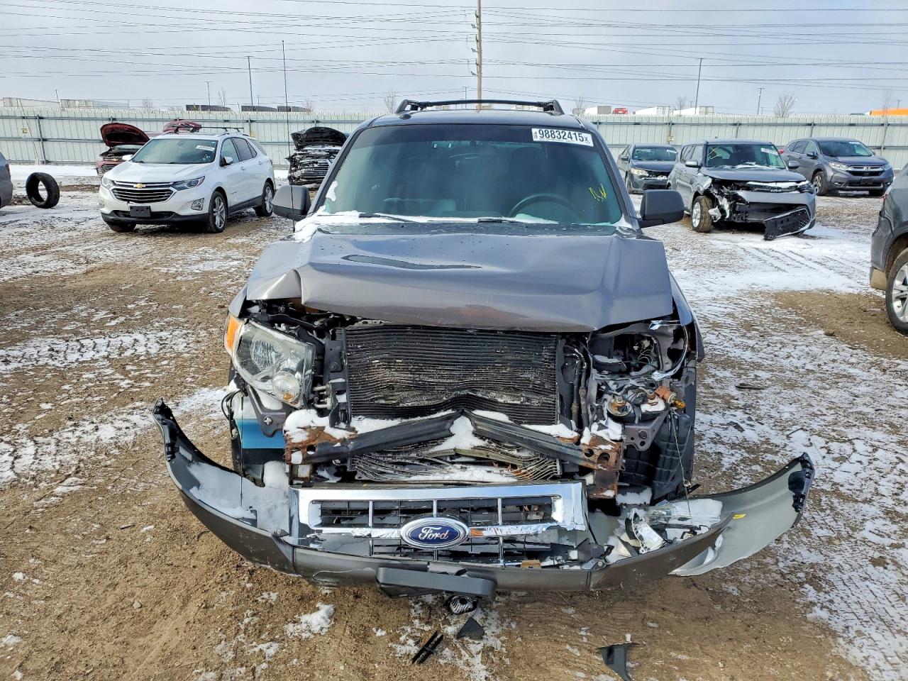 2010 FORD ESCAPE XLT photo 5