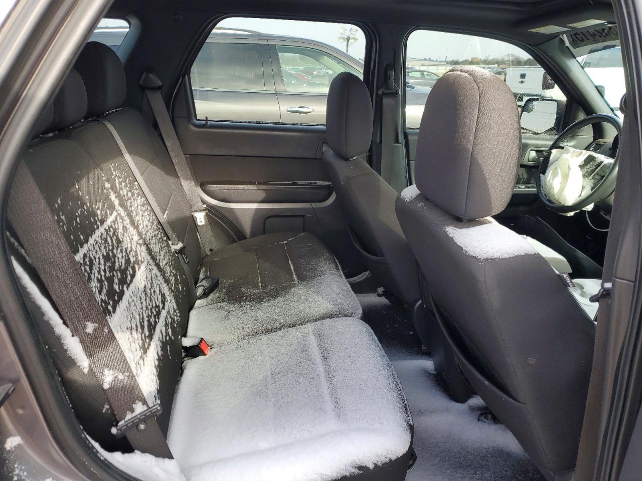 2010 FORD ESCAPE XLT photo 10