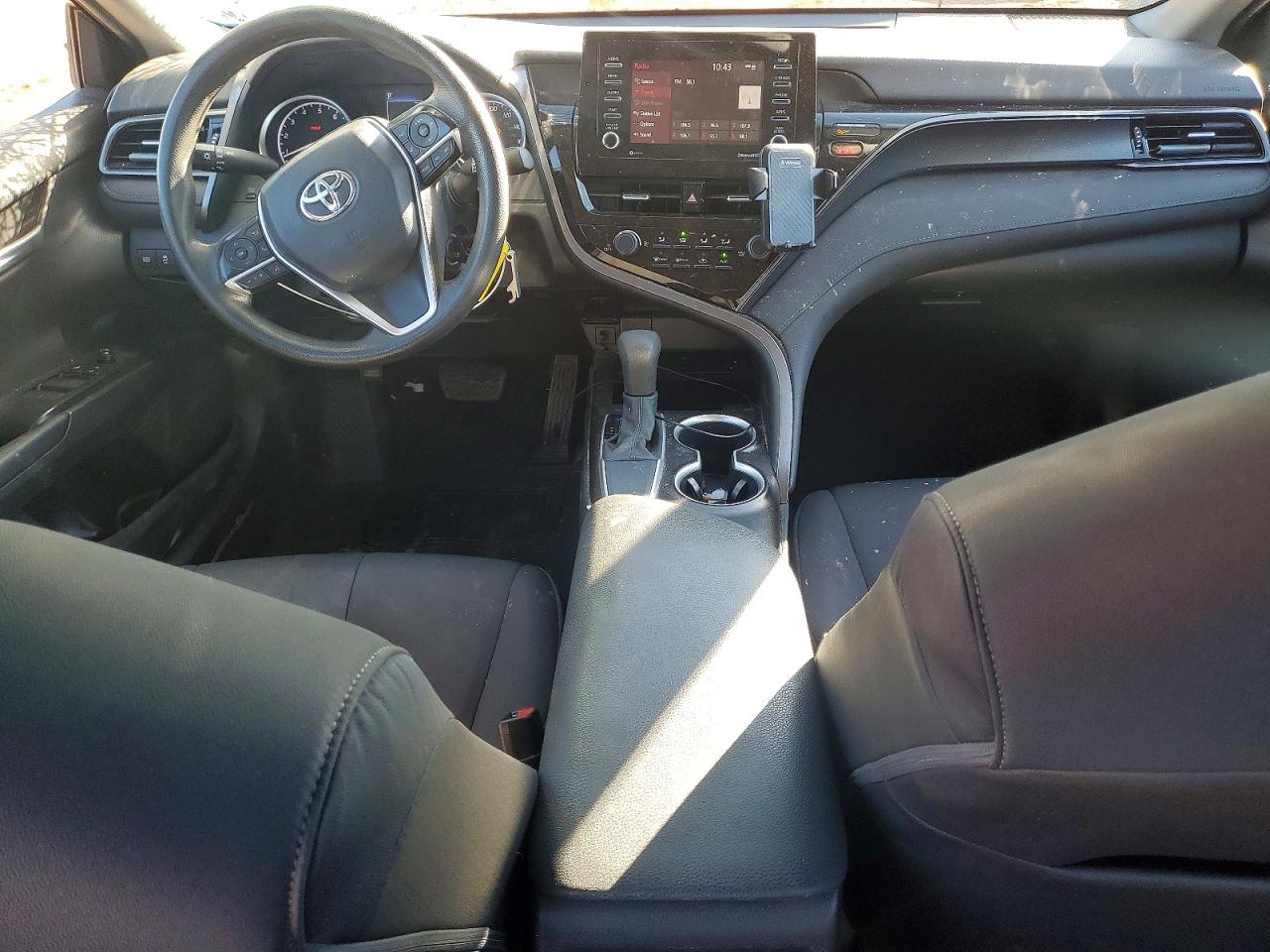 2021 TOYOTA CAMRY LE photo 8