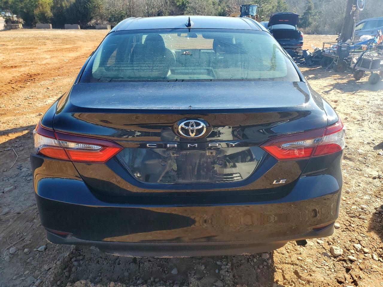2021 TOYOTA CAMRY LE photo 6