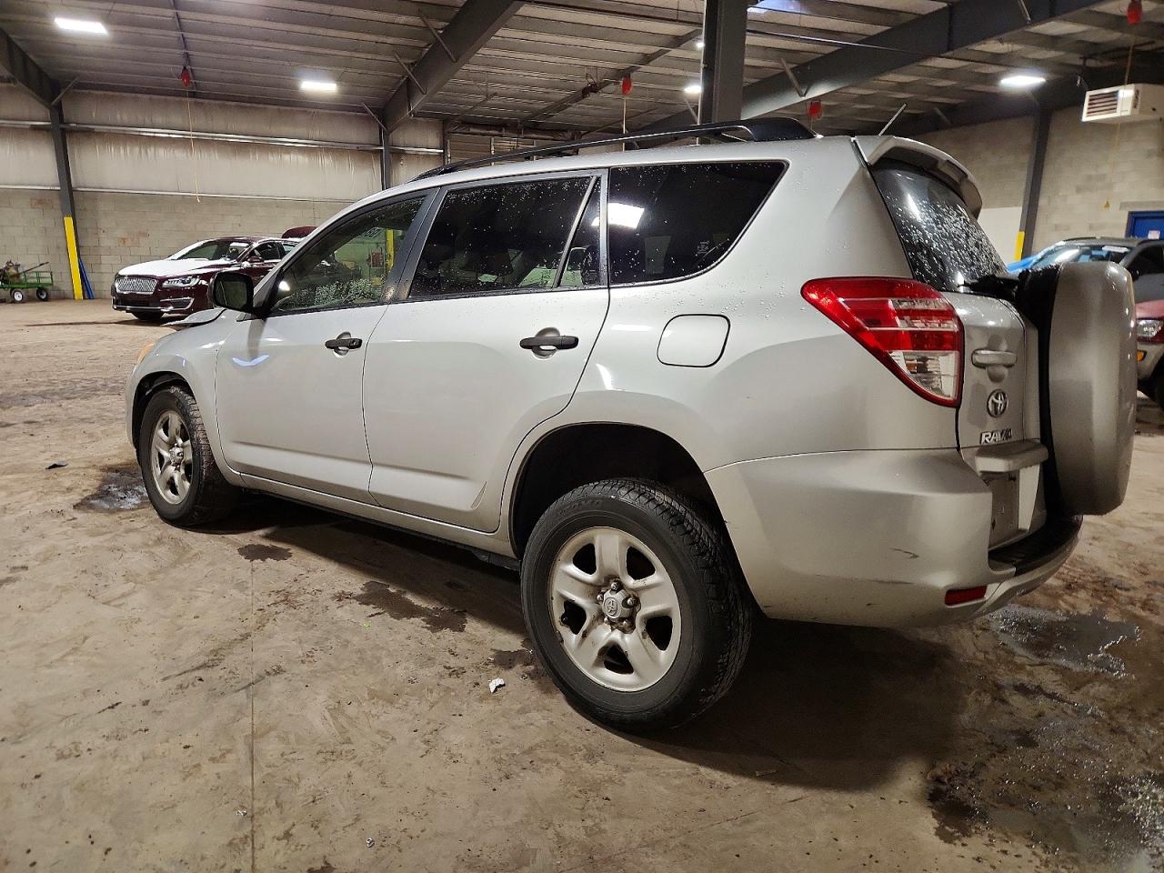 2012 TOYOTA RAV4 photo 3